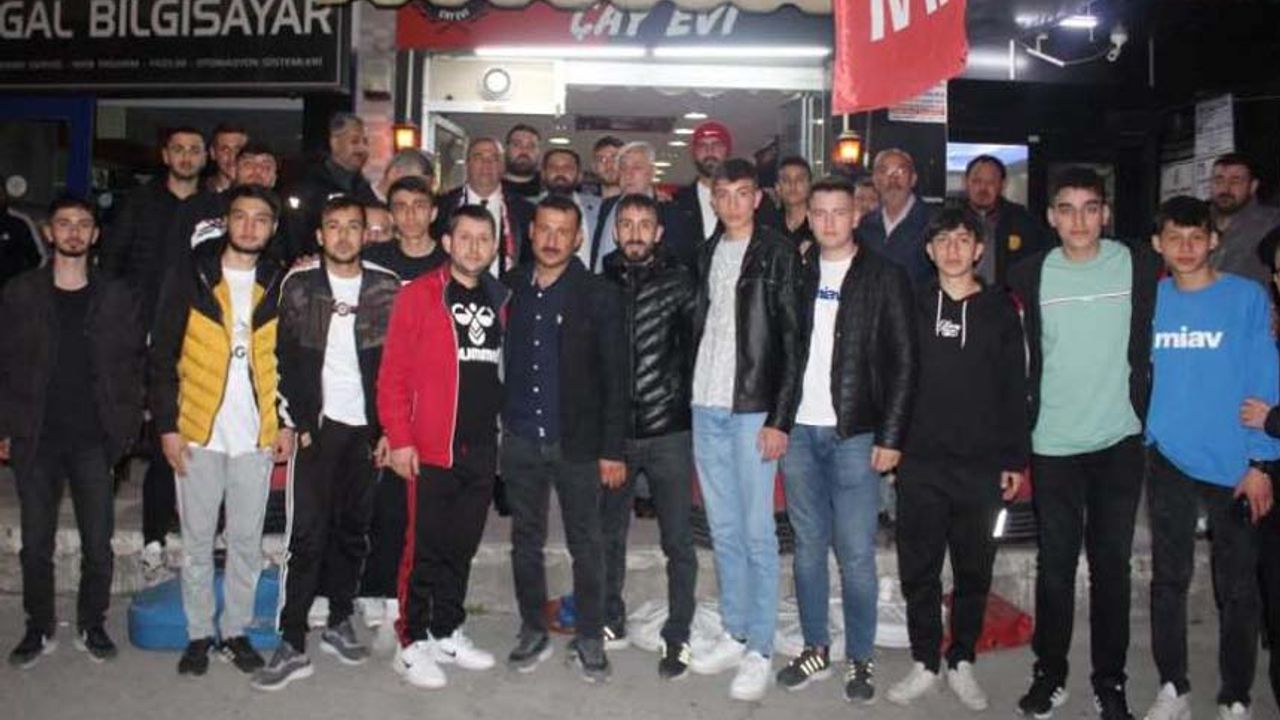 Kayrıcı, Çorum FK’lı taraftarlarla buluştu:“Çorum’un yeri Süper Lig”