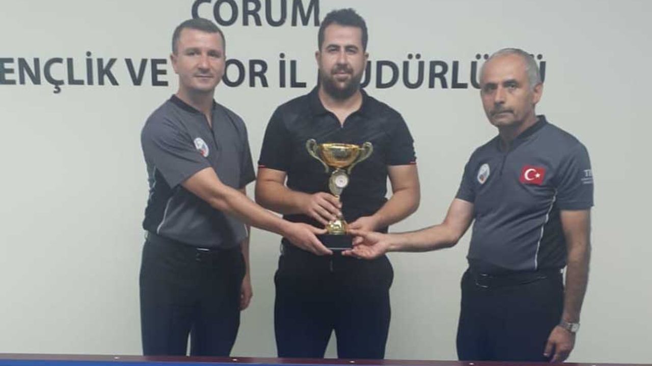 3 bant bilardo turnuvasında şampiyon Fatih Özbulut