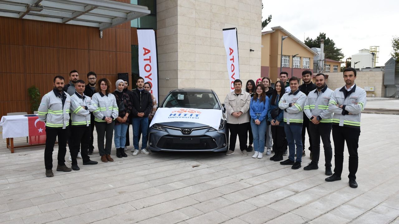 Toyota Türkiye’den mesleki teknik eğitim  için Hitit Üniversitesine araç desteği