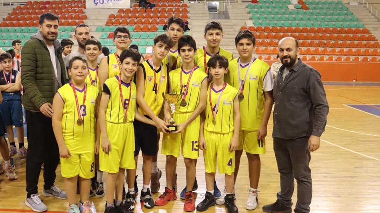 ‘Pota’da U14’lerin  şampiyonu Gençlikspor