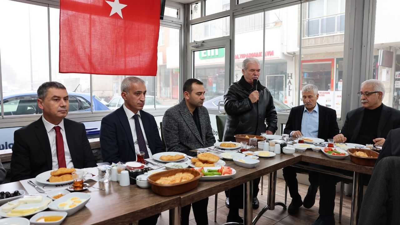Gölbaşı Belediye Başkanı Şimşek, hemşehri dernekleriyle kahvaltıda buluştu  - Çorum Haber Gazetesi