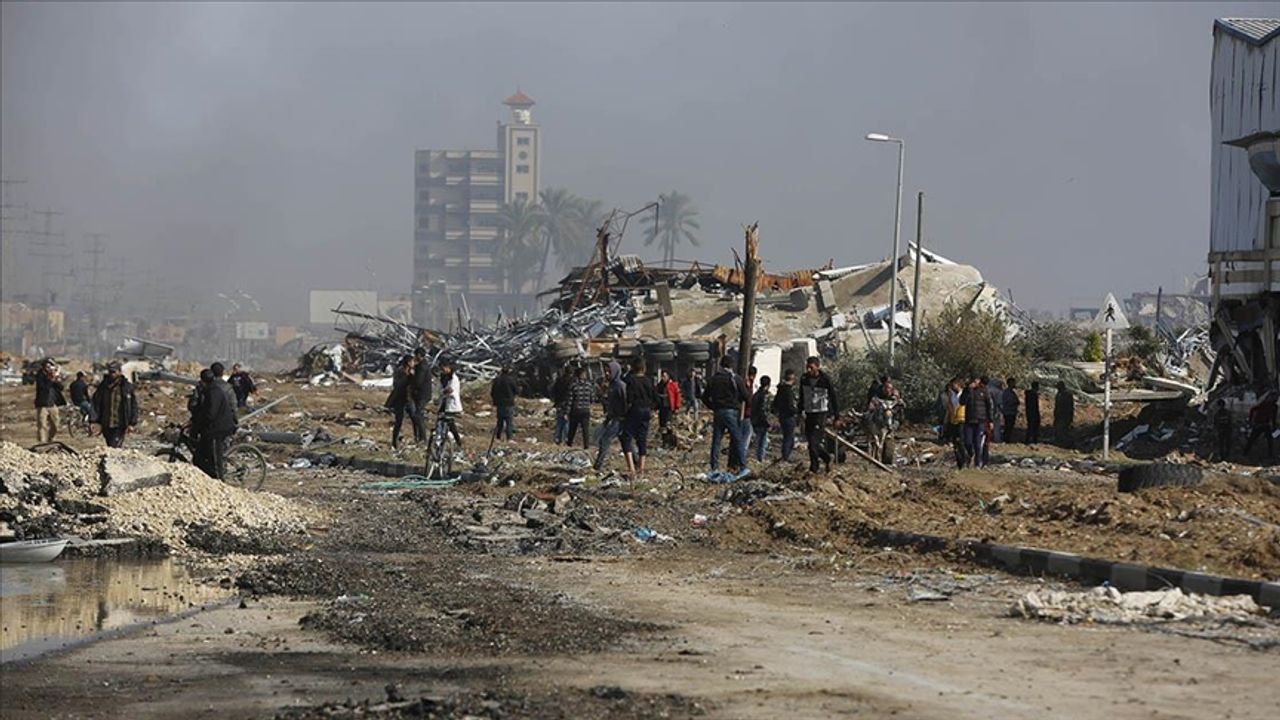 İsrail, Gazze Şeridi'ne gece boyunca düzenlediği  saldırılarda en az 33 Filistinliyi öldürdü