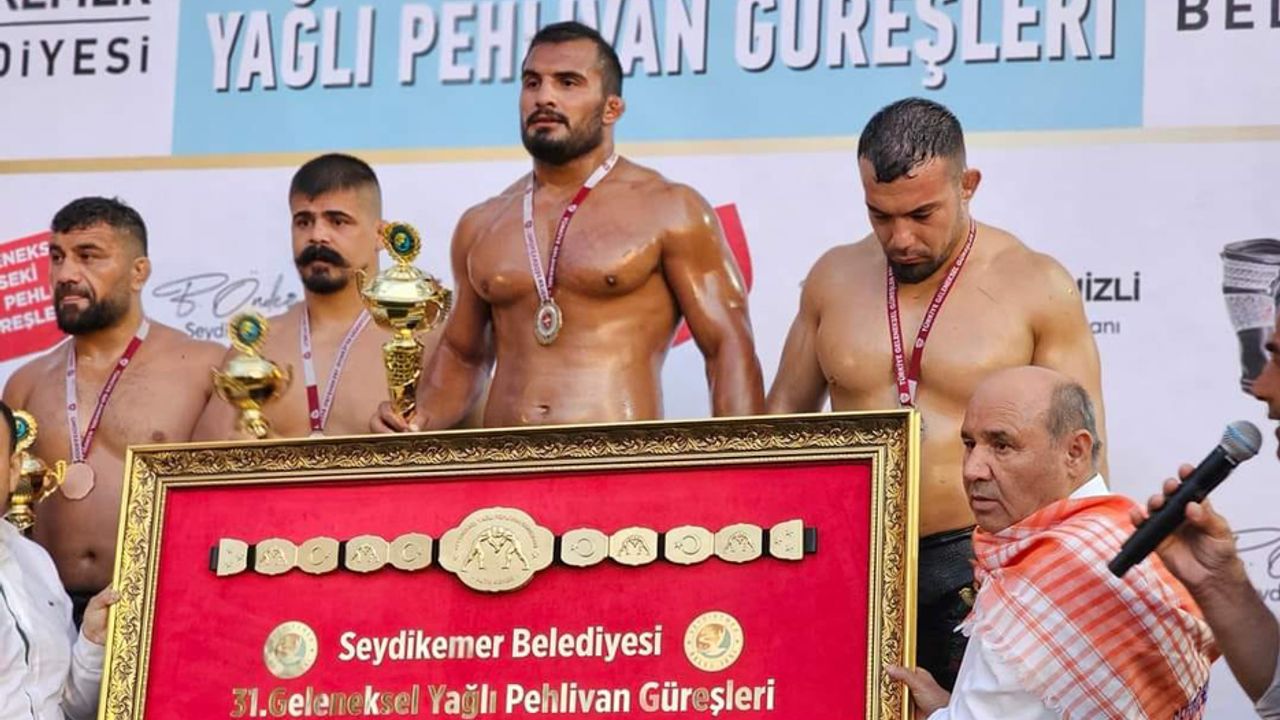 Mustafa Doğan Özkaya Seydikemer'de başpehlivan
