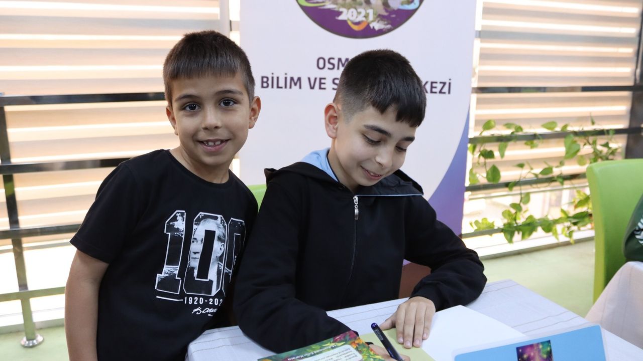 Bu imza gününün yazarları çok farklı