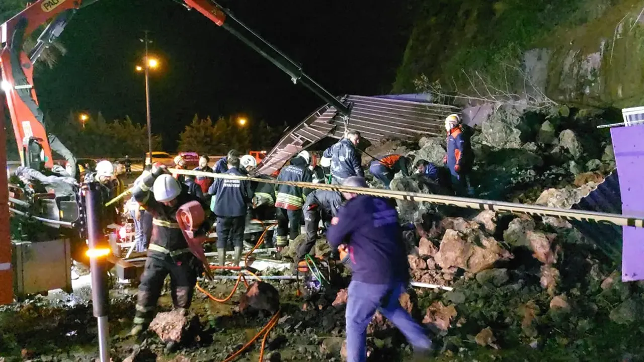 Komşuda acı olay! Baba ve iki kızı öldü