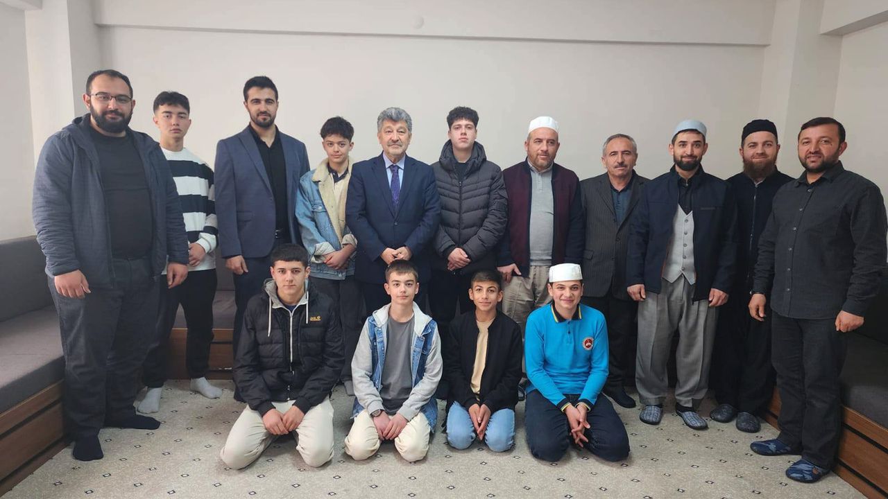 Sungurlu’da ezbere mukabele  okuyan hafızlar ödüllendirildi