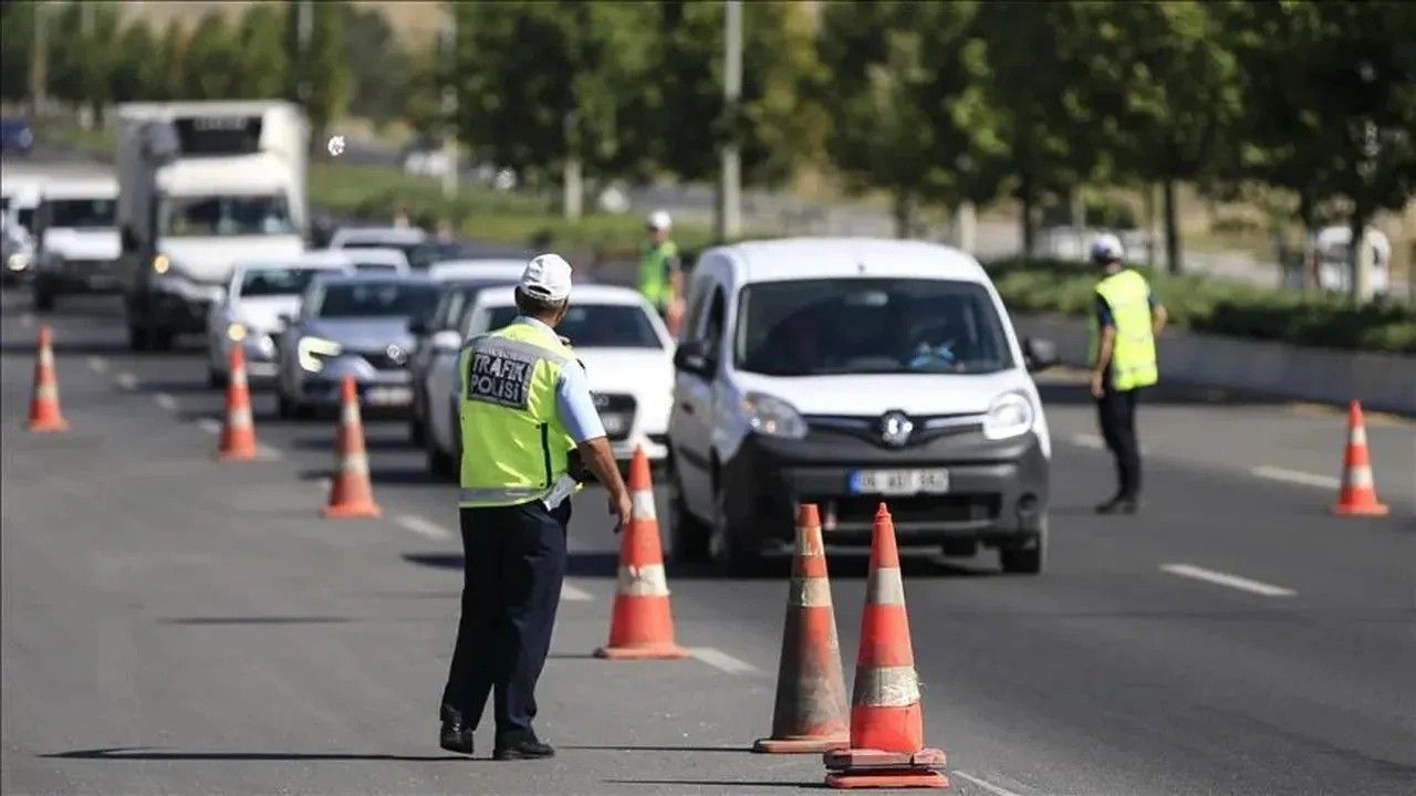 Araç sahipleri dikkat! Trafik cezalarına rekor zam yolda…