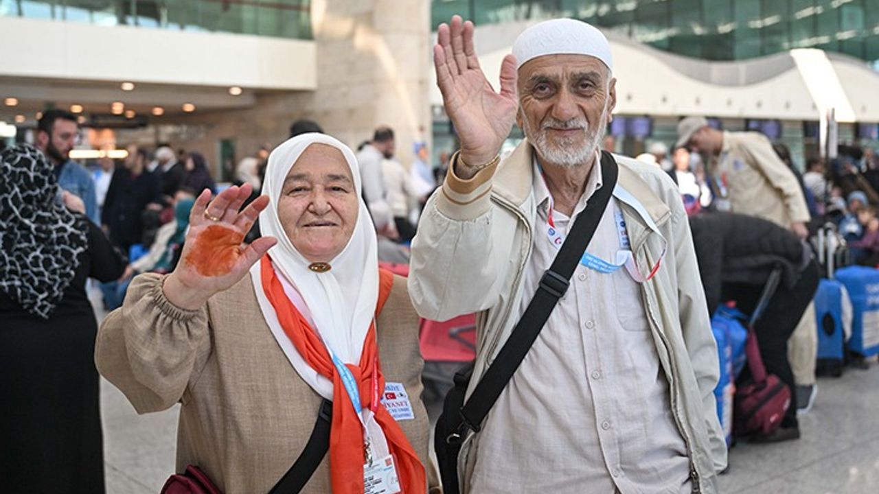 İlk hac kafilesi yola çıktı