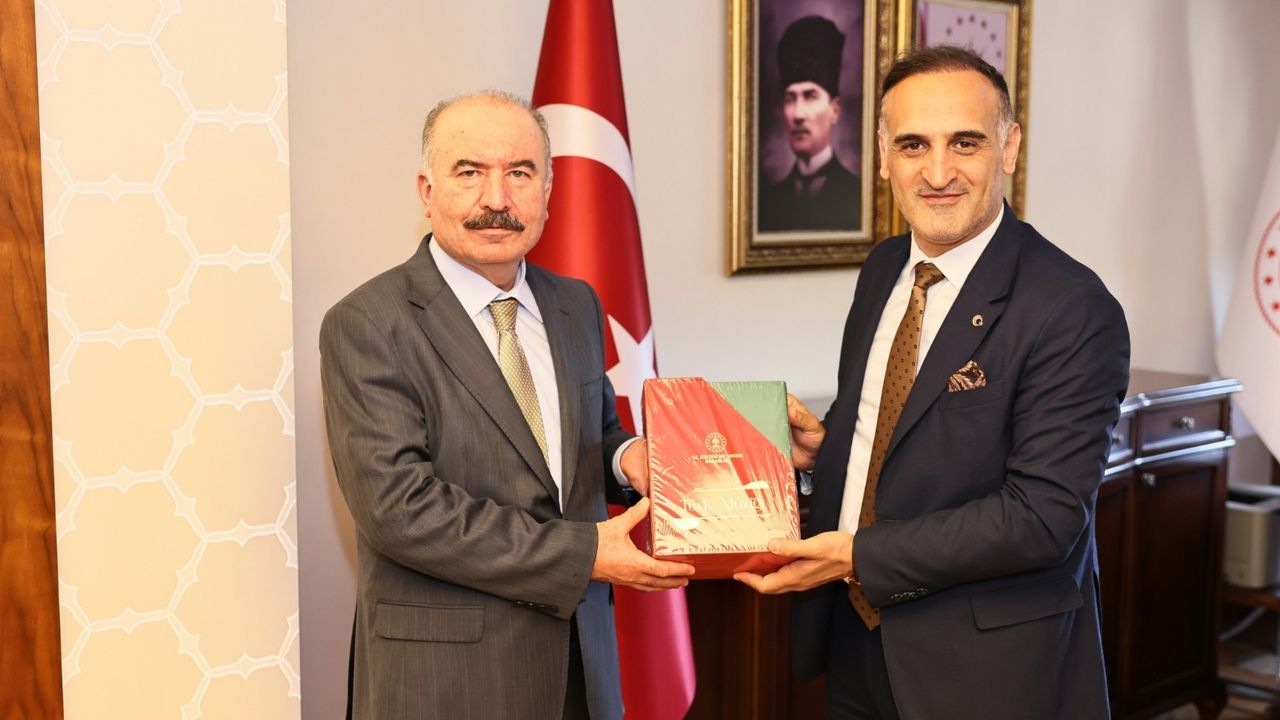 Kütüphaneler Genel Müdürü Taner Beyoğlu Çorum’da