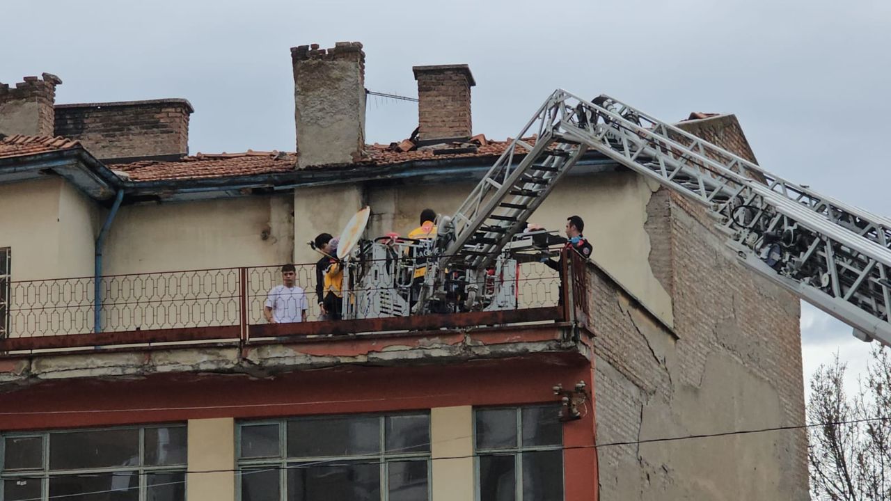 Şakalaşırken yaralanan genç için ekipler seferber oldu