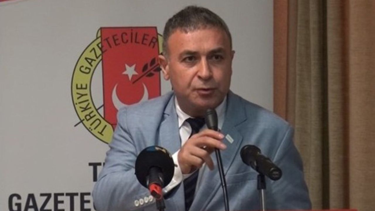 Çorumlu karikatürist Prof. Dokgöz’ün “Kusursuz Cinayet” sergisi Girne’de
