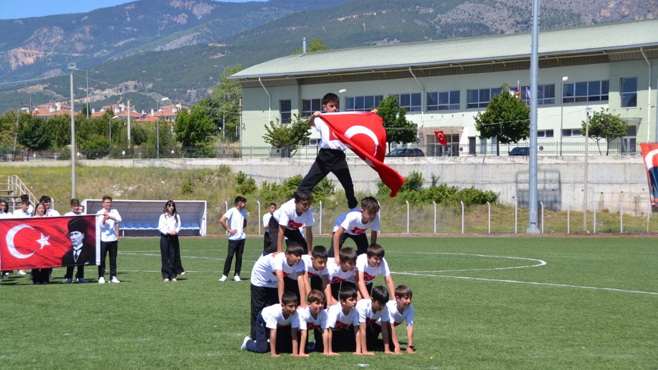 Çorum'un ilçelerinde 19 Mayıs coşkusu