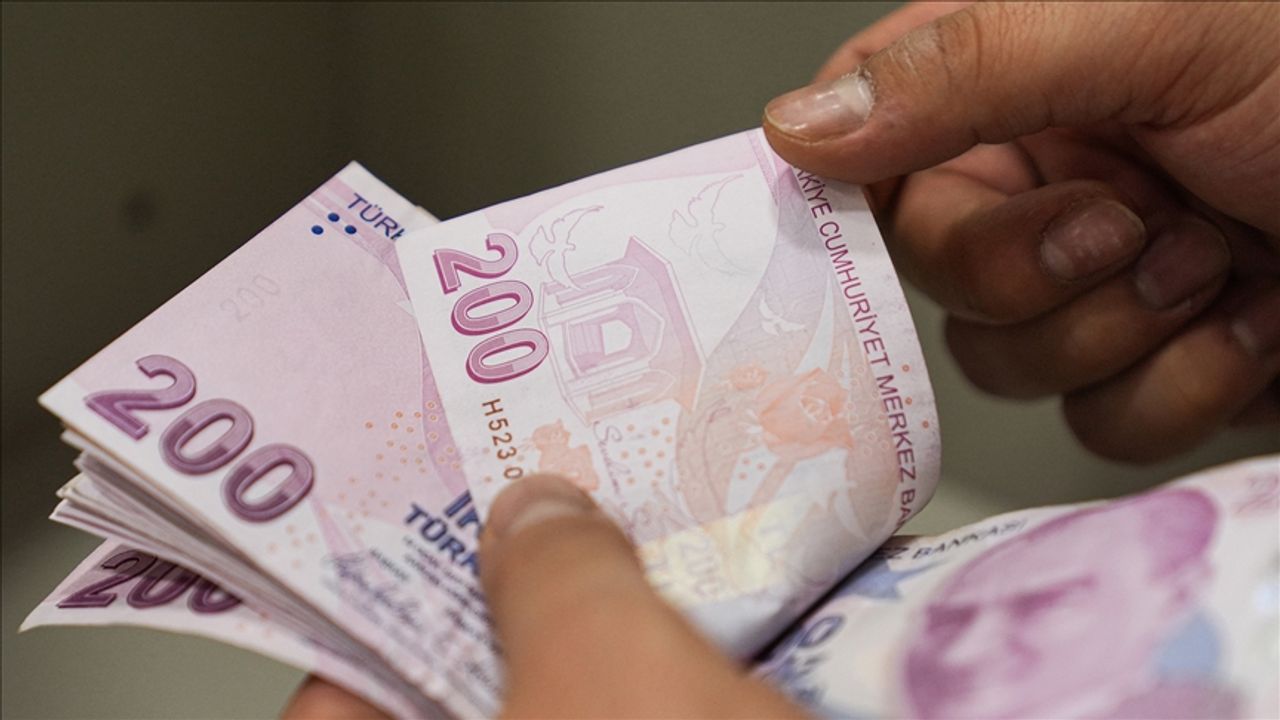 Bayramda emekliye toplam 57,4  milyar lira ikramiye ödenecek