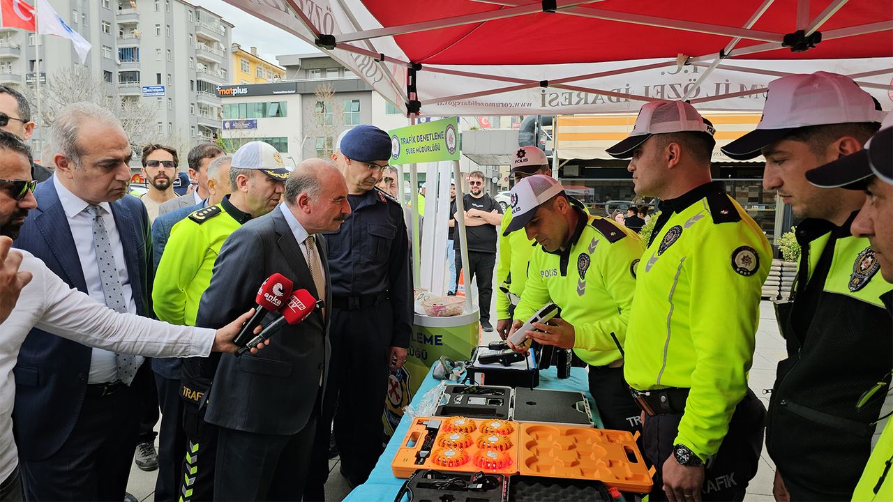 Çorum’da trafik haftasında çocuklara trafik kuralları anlatıldı