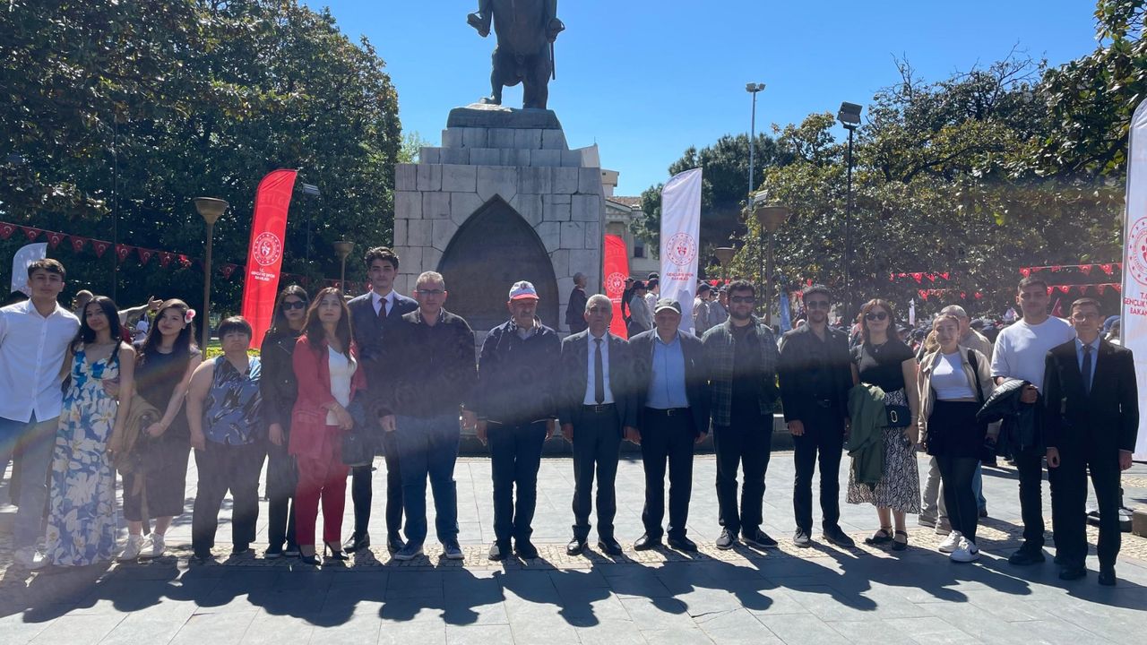 ADD yönetimi ve gençlerden Samsun'a çıkarma
