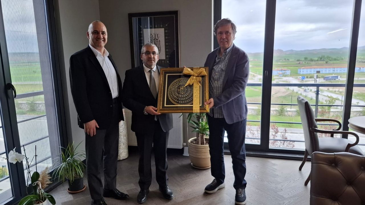 Çağlar’dan Öztekin  kardeşlere teşekkür