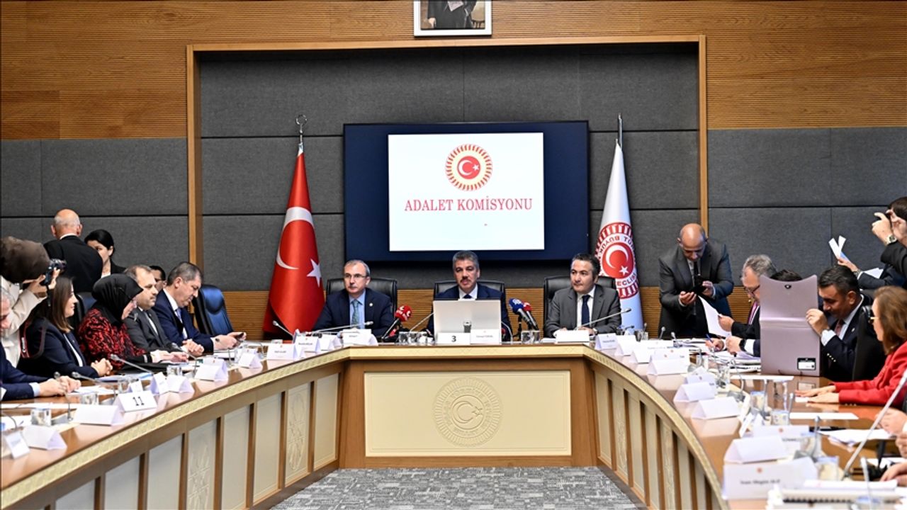 TBMM Adalet Komisyonu, trafik  cezalarının artırılmasına yönelik  kanun teklifini 28 Mayıs'ta görüşecek