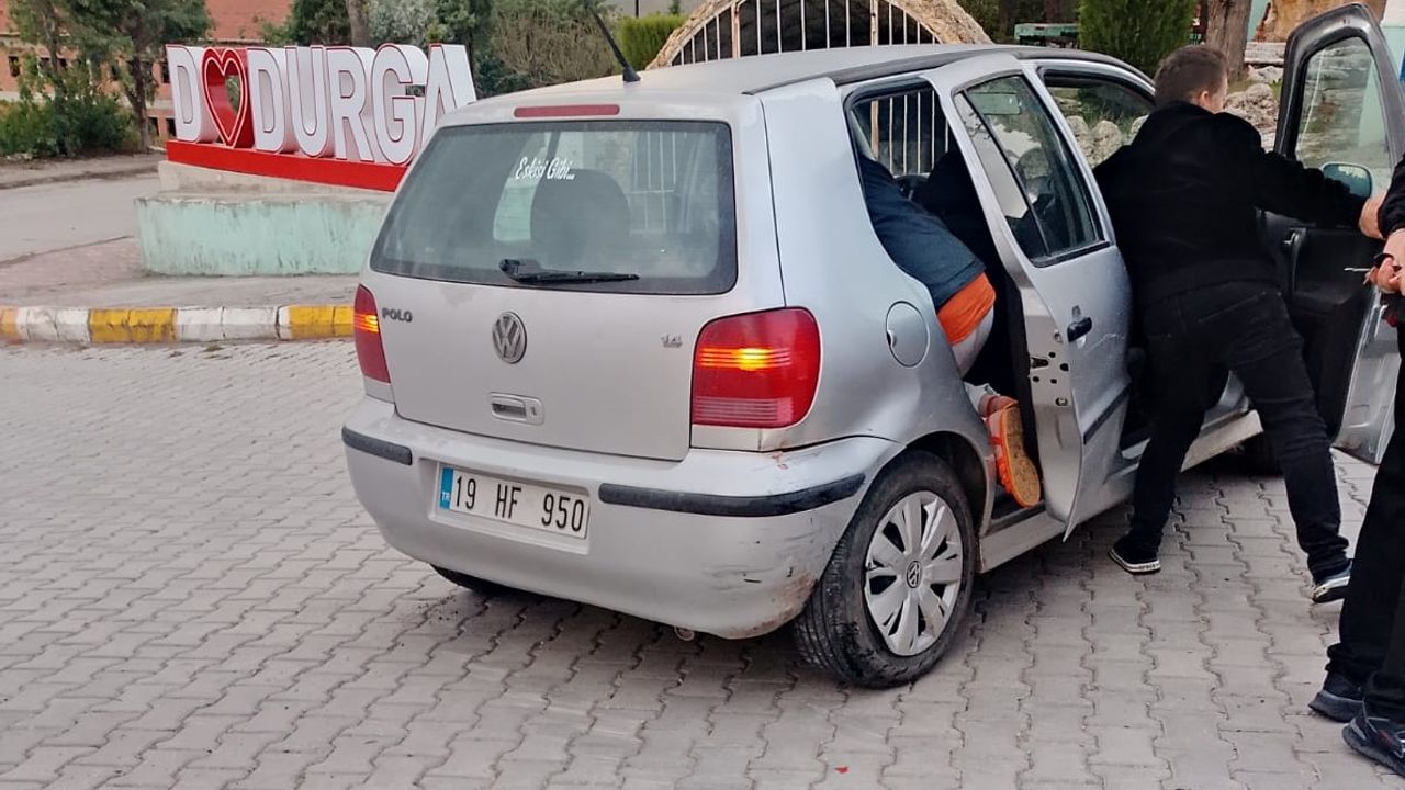 İki otomobilin çarpışması  sonucu 1 kişi yaralandı