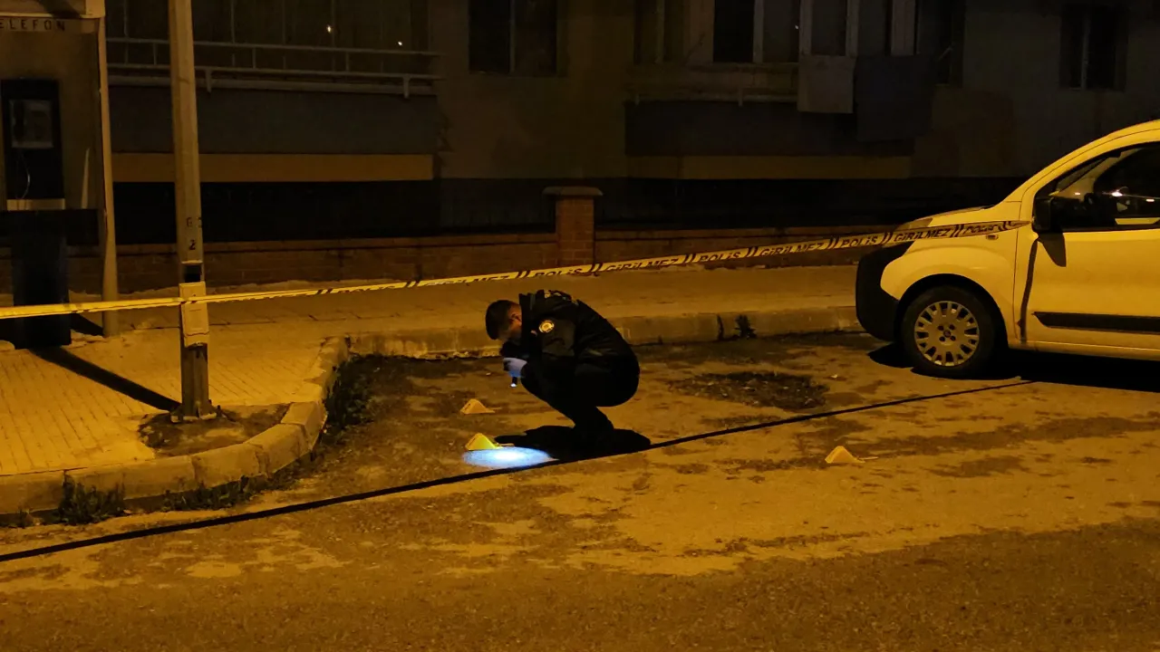 Çorum’da bir kişiyi  silahla yaralayan 2  kardeş tutuklandı