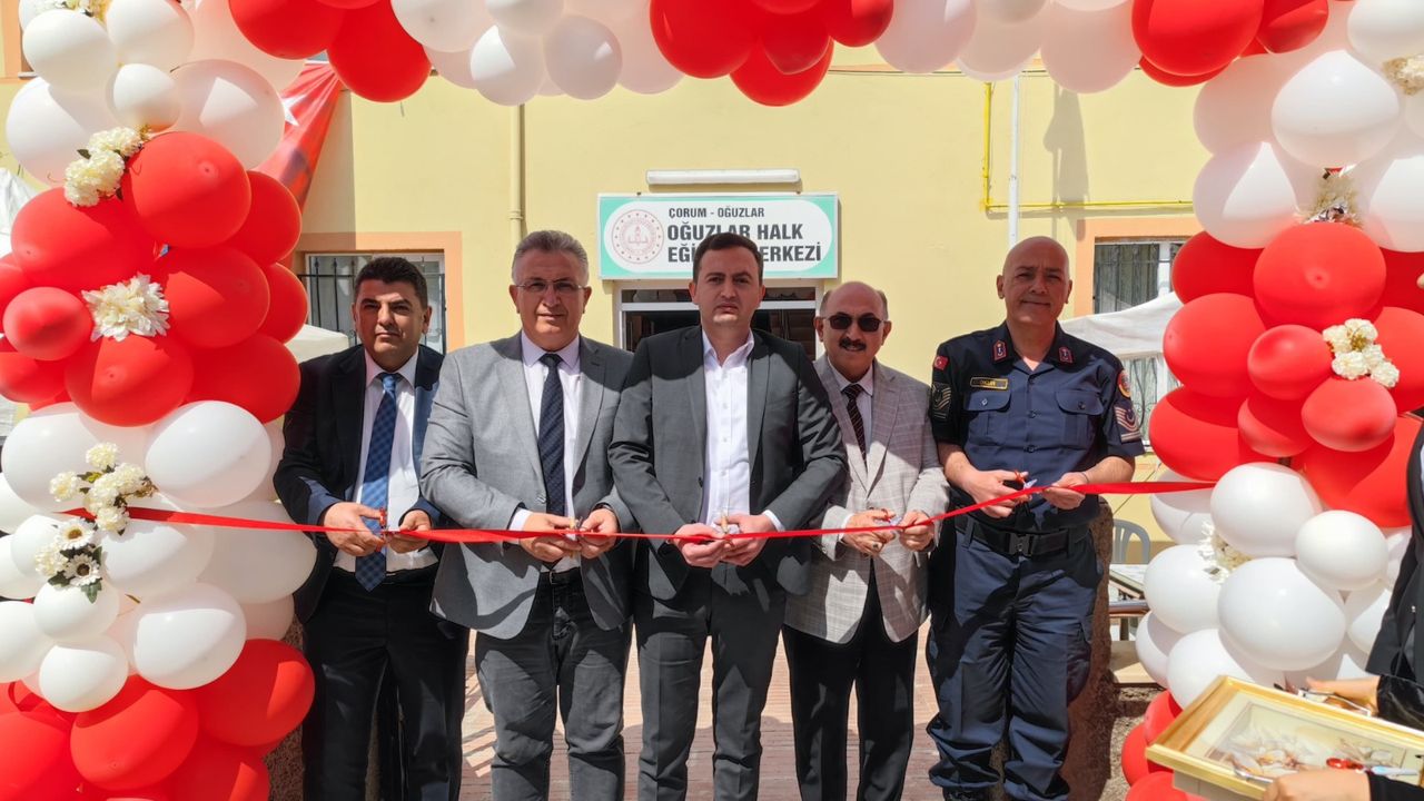 Oğuzlar Halk Eğitimi  Merkezi sergisi açıldı