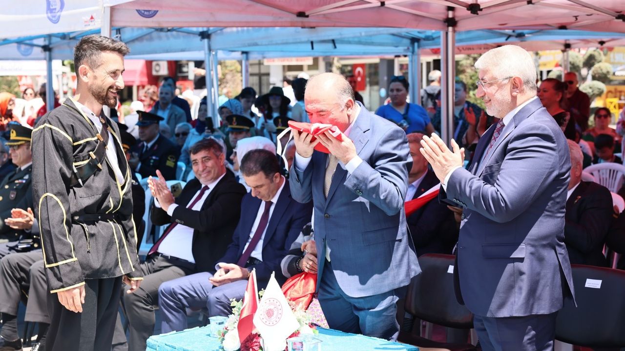 Kadeş Meydanı’nda coşkulu 19 Mayıs