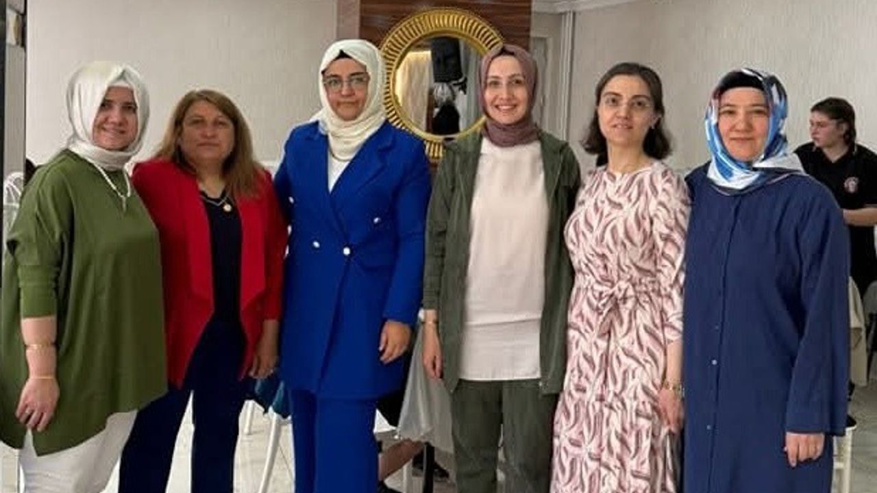 Eğitim-Bir-Sen, Anneler  Günü’nü kutladı