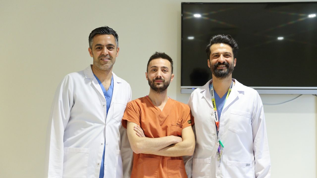Heimlich manevrasıyla eşinin hayatını kurtardı