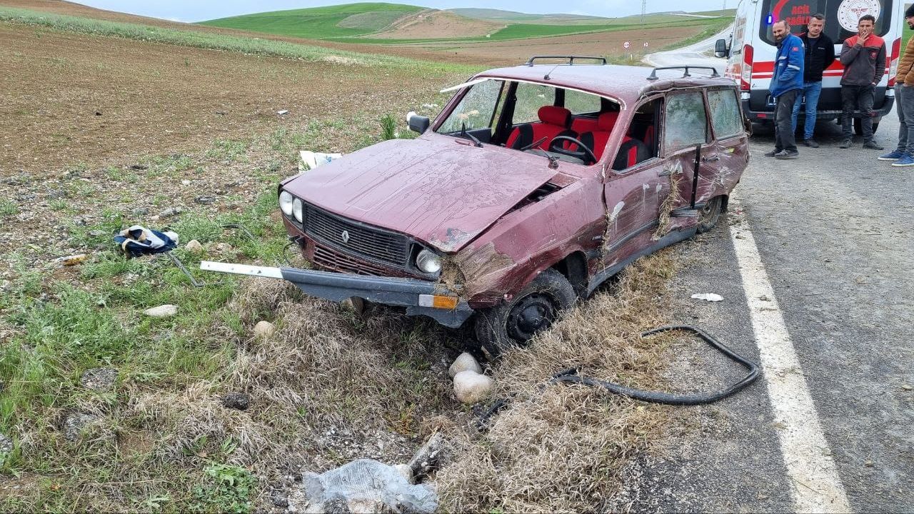 Kontrolden çıkan otomobil devrildi: 6 yaralı
