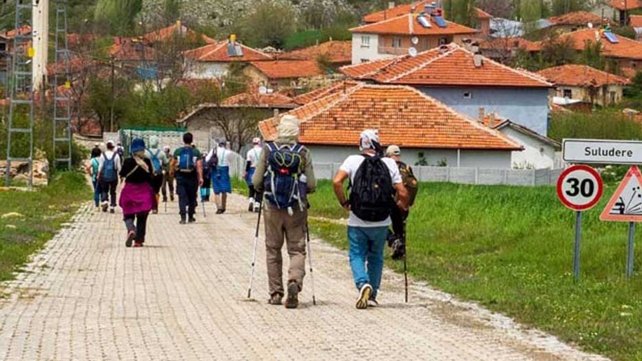 Çorum'da doğaseverler Hitit Yolu'nun 41 kilometresini 4 günde yürüdü