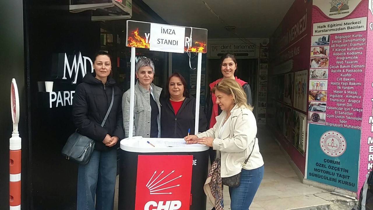 CHP’li kadınlar imza  toplamayı sürdürüyor