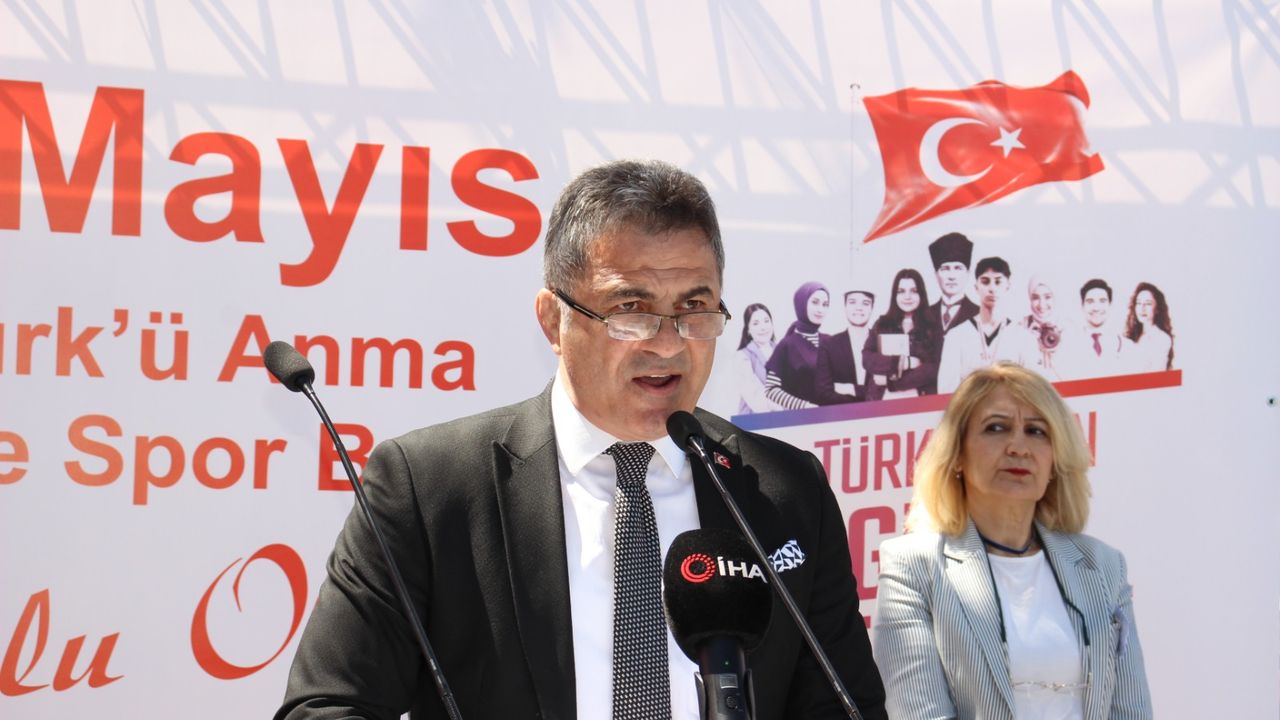 “19 Mayıs aydınlık bir geleceğe  olan inancın başladığı gündür”