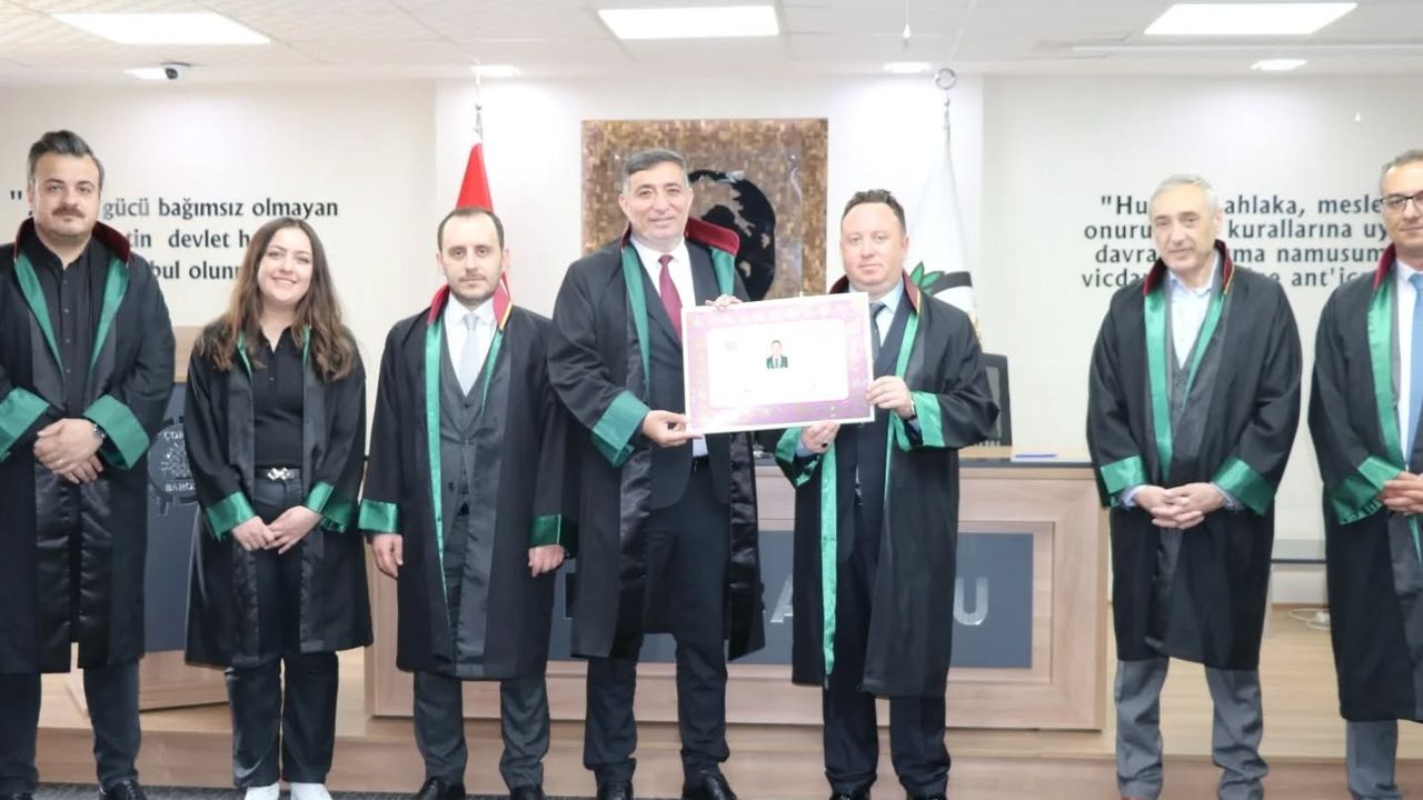 Emre Eser cübbe giydi