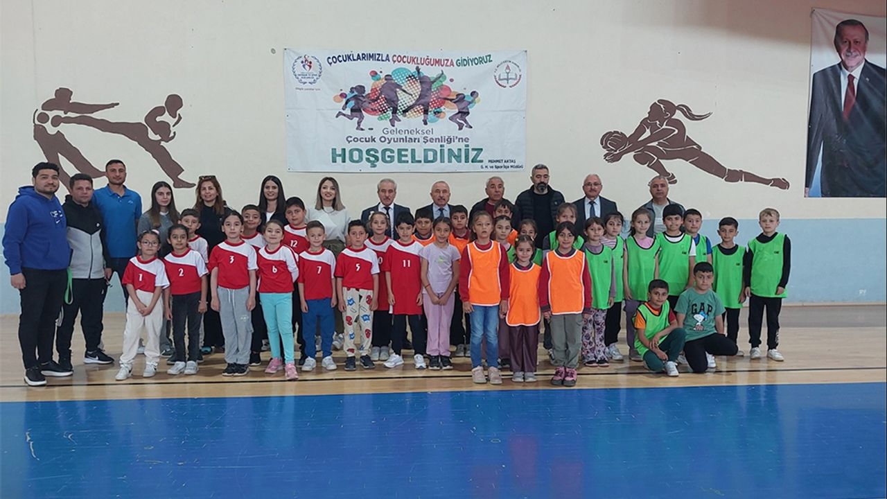 Sungurlu’da geleneksel  çocuk oyunları şenliği
