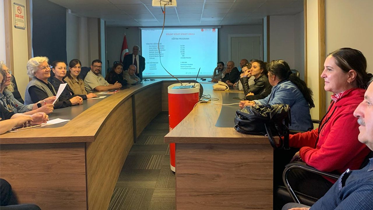 CHP parti okulunun  eğitimleri sürüyor