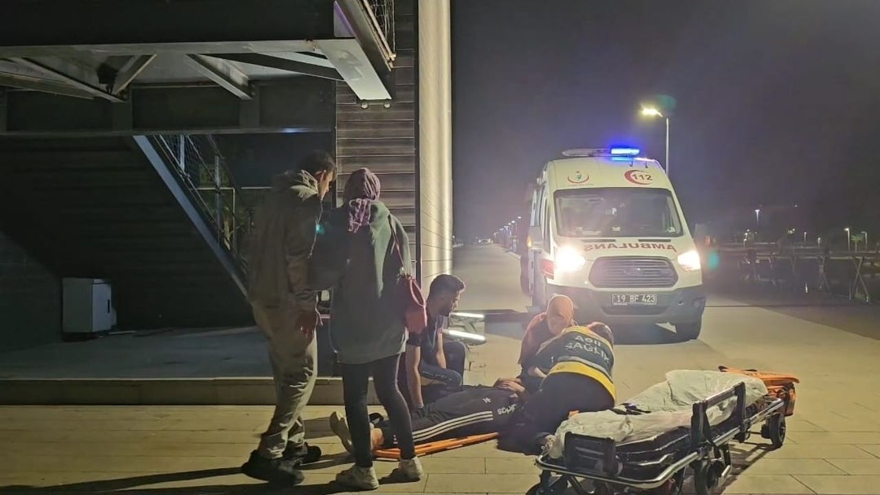 Seyir kulesinden düşen genç kız yaralandı