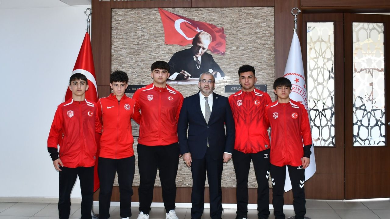 4 güreşçi Avrupa Şampiyonası hazırlık kampına davet edildi