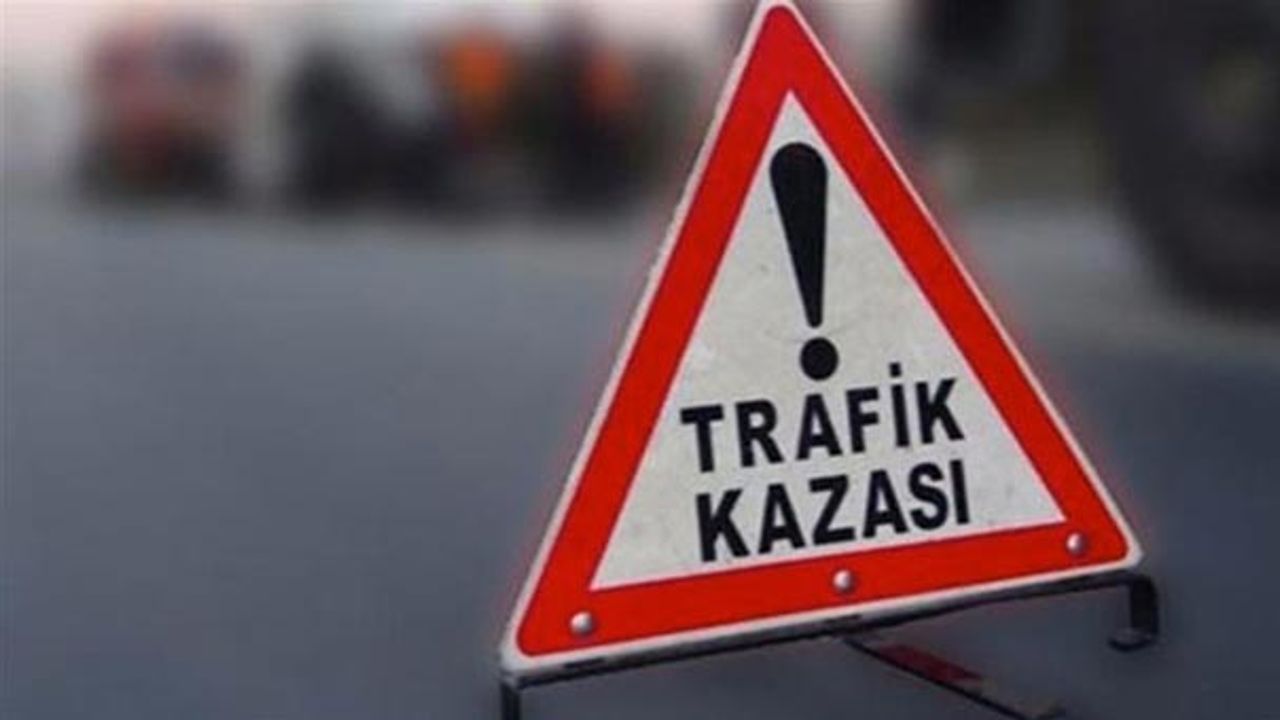 Kargı'da kamyonla çarpışan motosikletin sürücüsü yaralandı