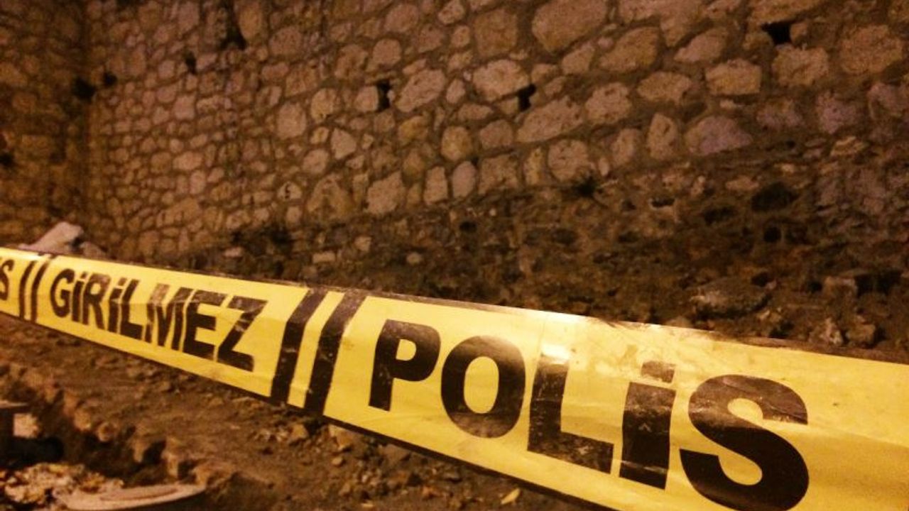 Yalnız yaşayan kişi evinde ölü bulundu