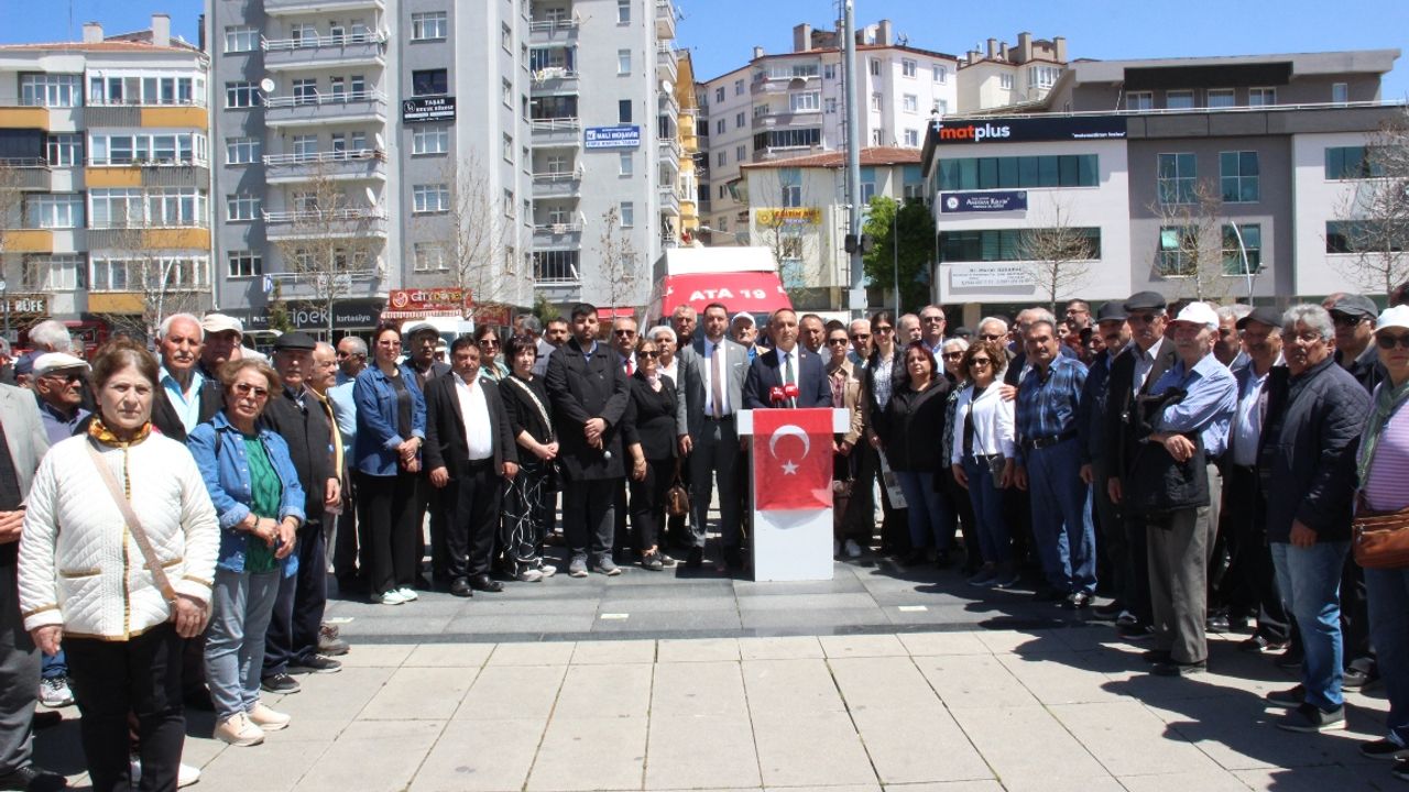 Özgür Özel’e saldırı Çorum’da protesto edildi