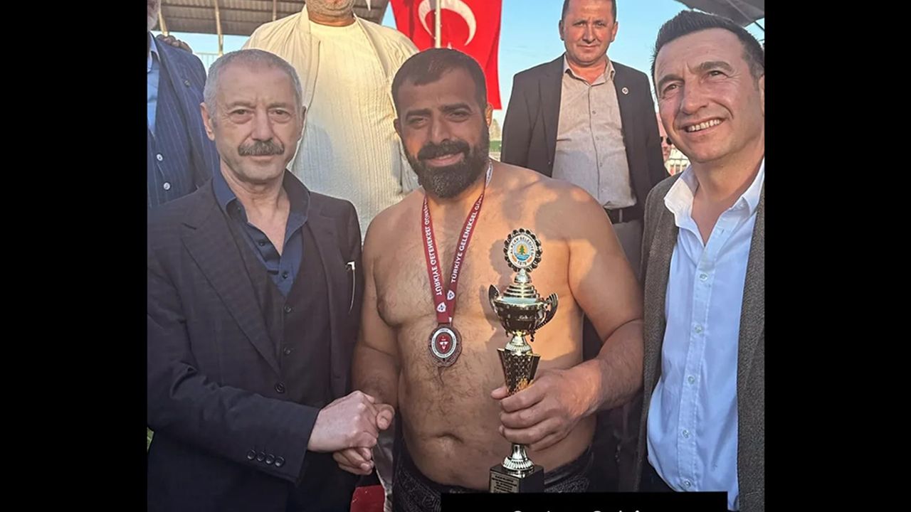 Ünal Karaman, Geyikkoşan Yağlı Güreşlerinde üçüncü