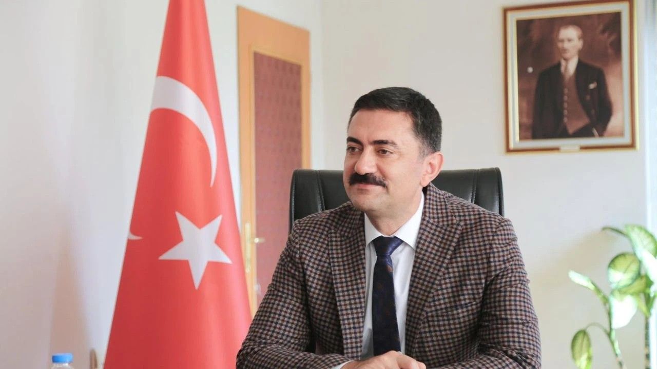 Çorumlu o vali istifa mı etti?