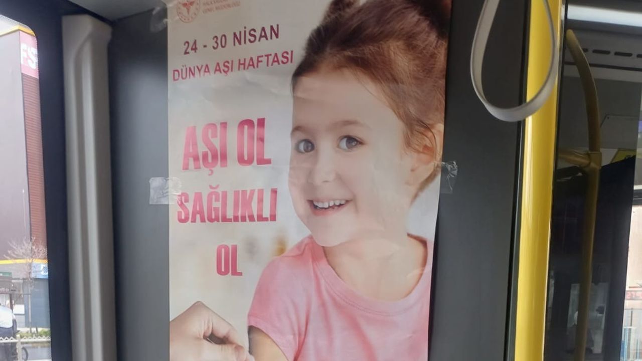 Şehir içi otobüste “aşı” farkındalığı