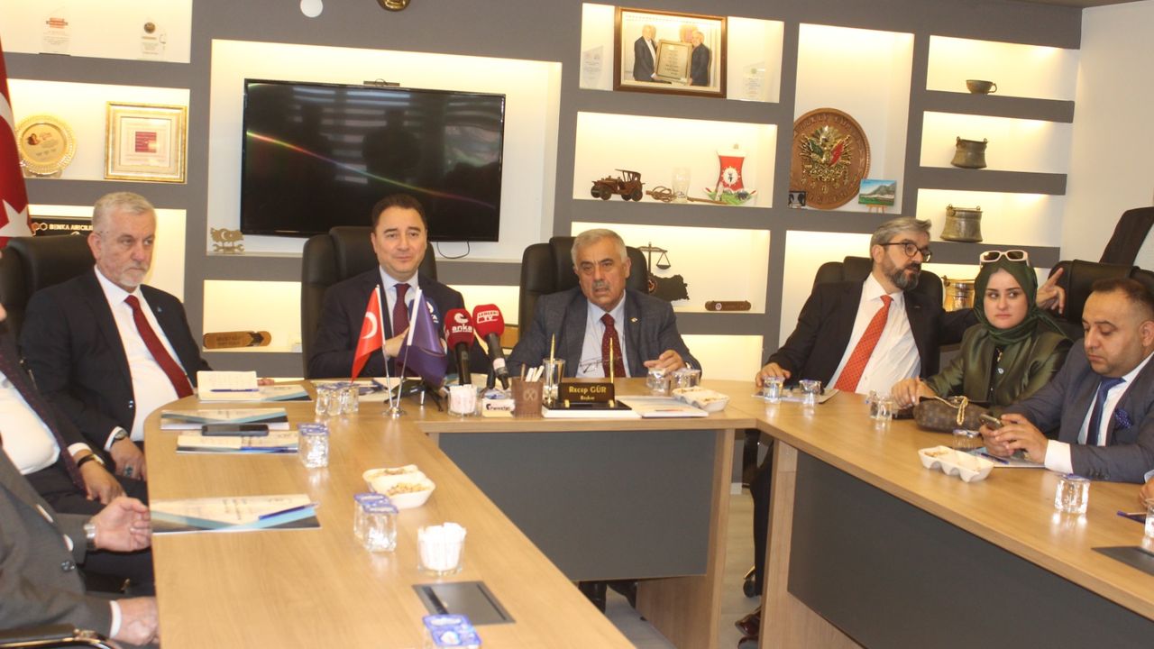 “Hukukun olmadığı yere yatırımcı gelmez”