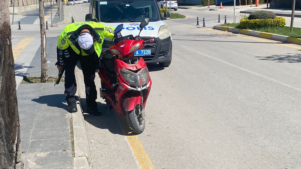 Motosikletten düşen sürücü yaralandı