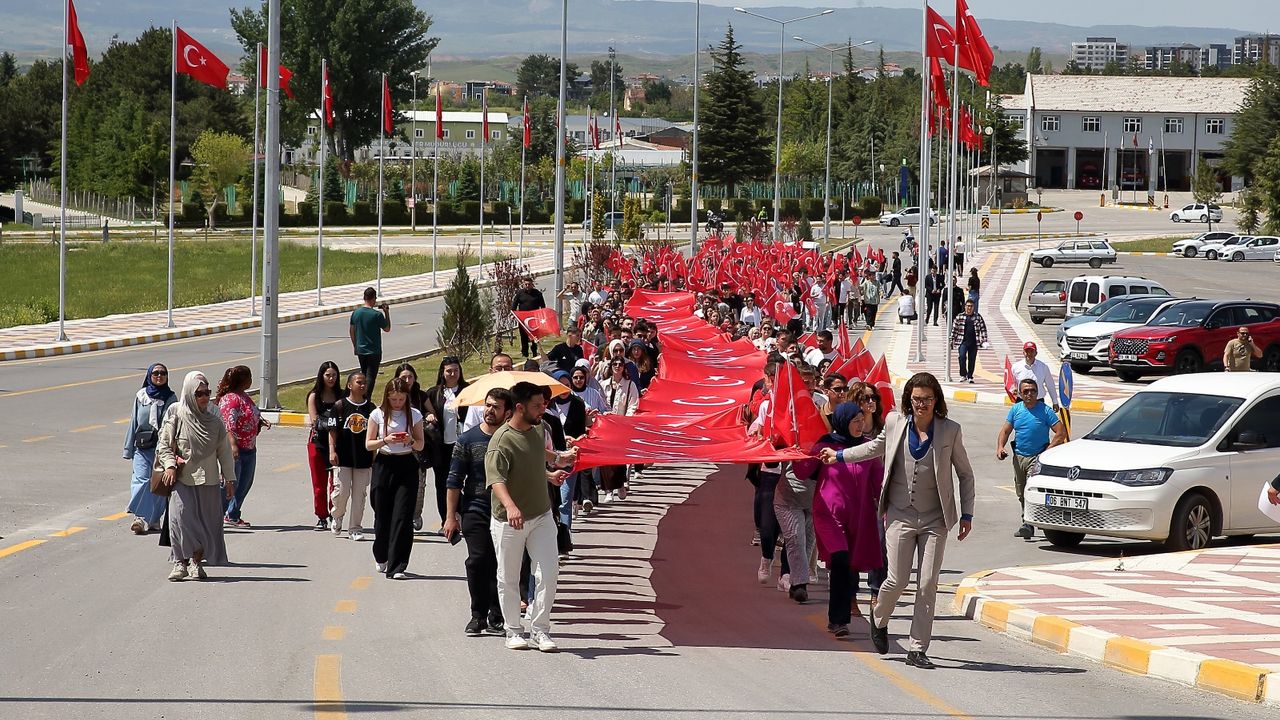 “Şehitlere Saygı ve Vefa Yürüyüşü”