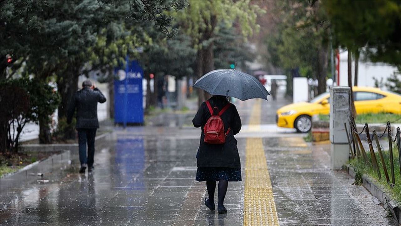 Meteoroloji saat vererek uyardı: Çorum'da sağanak var