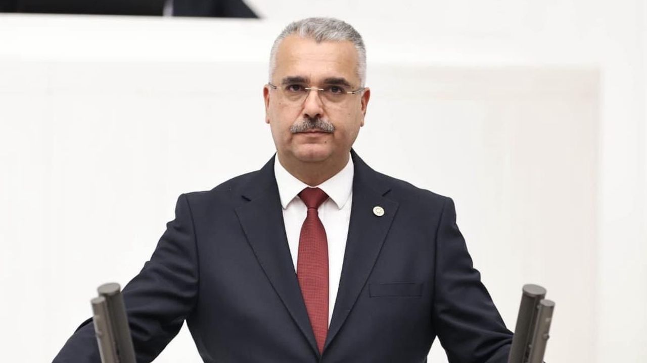 İlk imzayı Yusuf Ahlatcı verdi