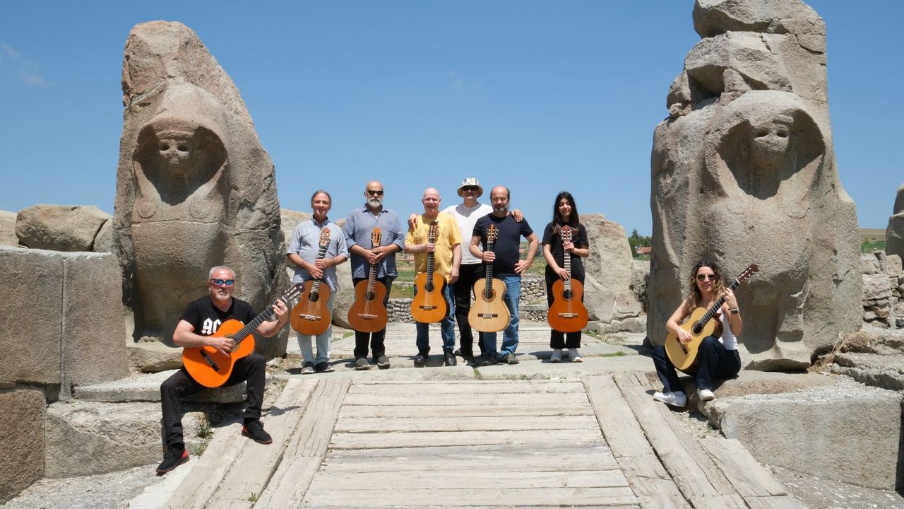 Gitar’ın anavatanı Hitit  topraklarını incelediler