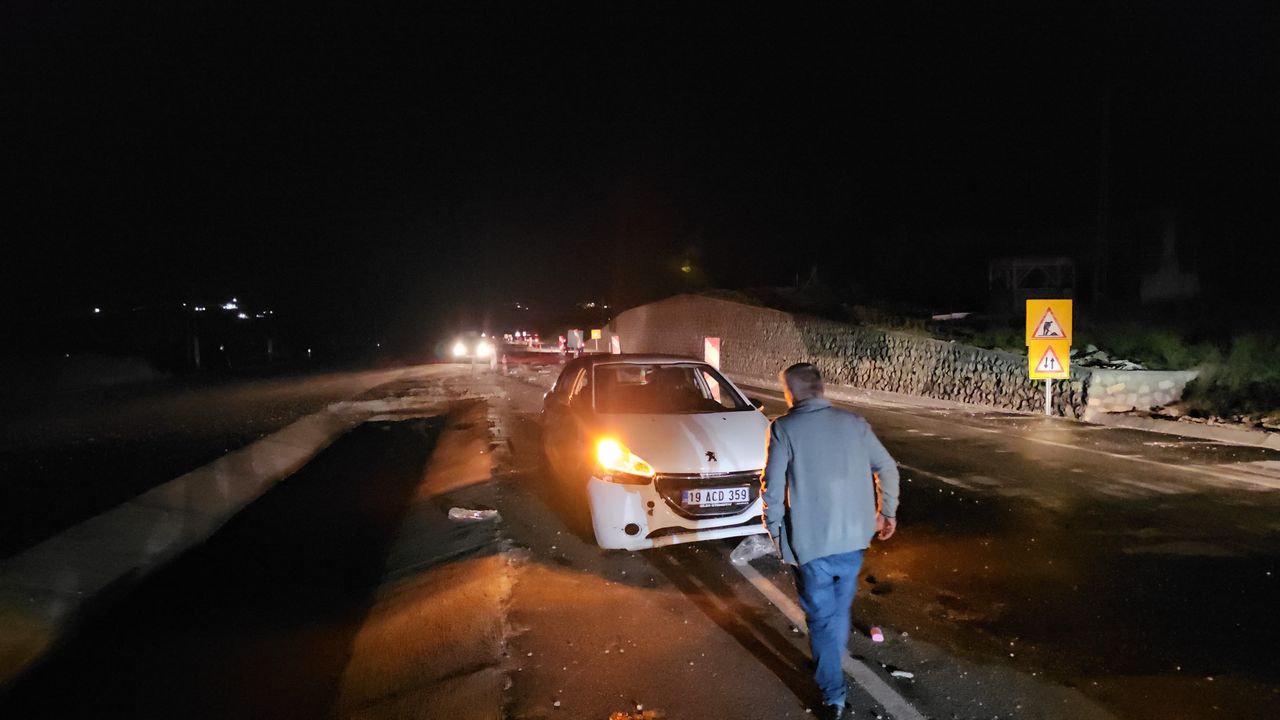 Mucura kapılan otomobil devrildi: 3 yaralı