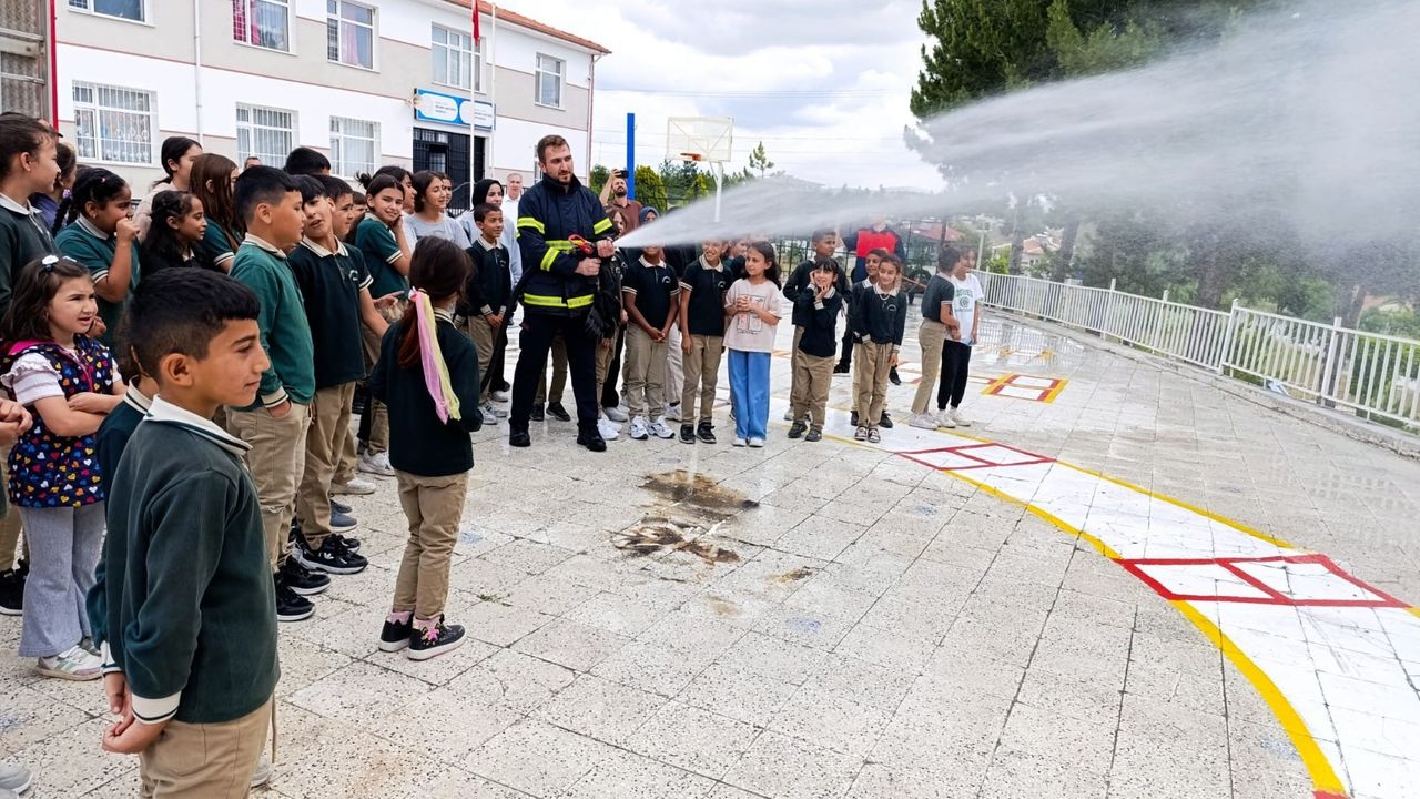Alaca Belediyesi’nden  miniklere yangın eğitimi